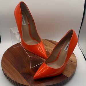 Steve Madden patent leather orange 6 1/2 Vala pumps